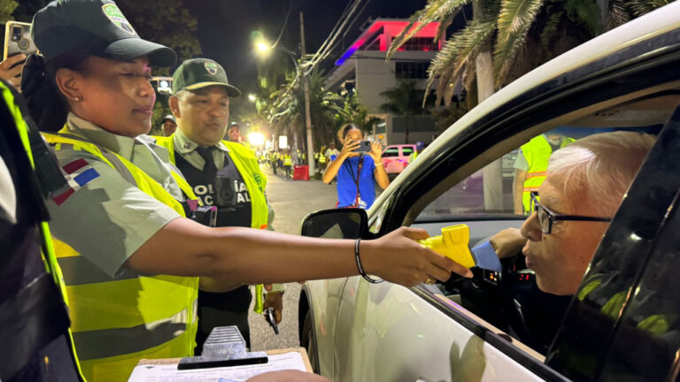 Con aplicación a 177 conductores, inician pruebas de alcoholemia para reducir accidentes fatales en RD