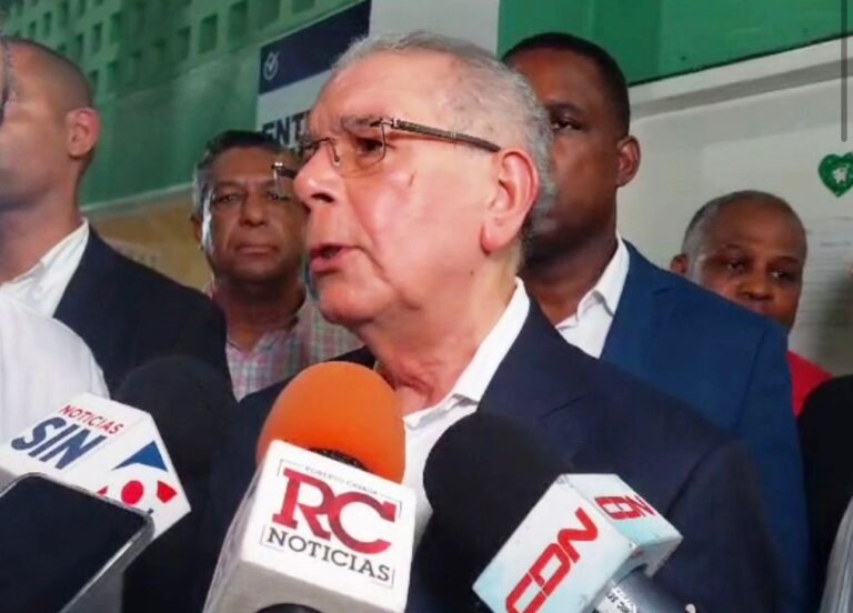 Danilo Medina responde al presidente Luis Abinader. Niega que haya pedido su rehabilitación como candidato a la Presidencia de la República