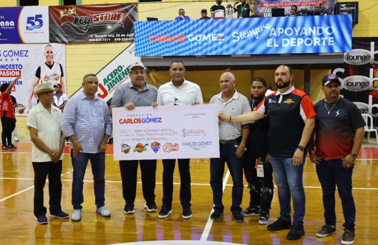 Carlos Gómez senador de la Provincia Espaillat realizó un aporte de R.D. $ 500,000.00 pesos a los Clubes de Baloncesto de Moca