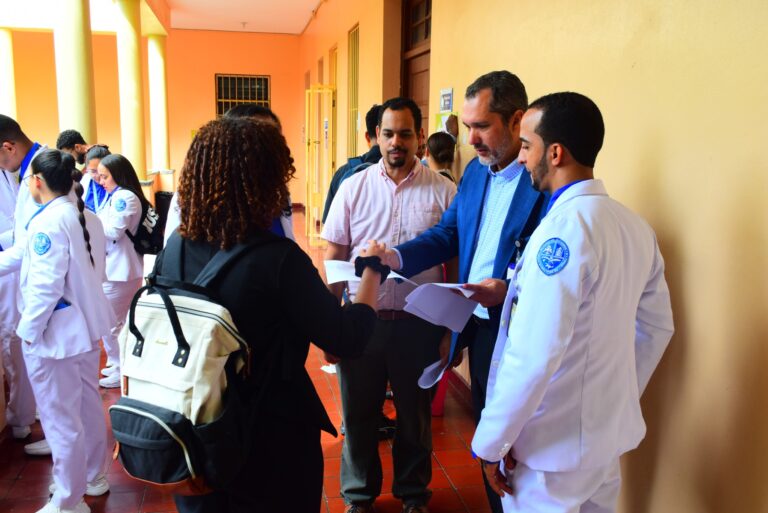 MESCYT visita UASD Recinto Santiago para evaluar Carrera de Medicina