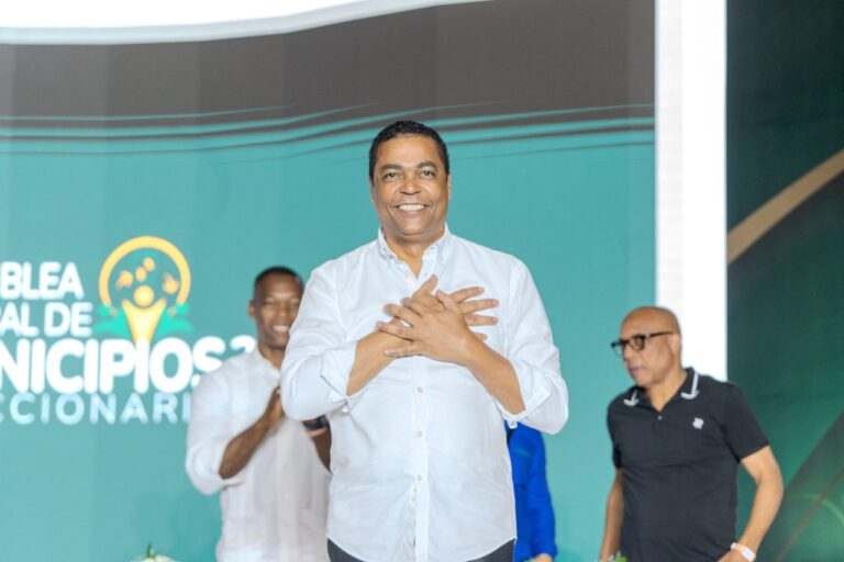 Ratifican a Víctor D´Aza de manera unánime como secretario general de la Liga Municipal Dominicana