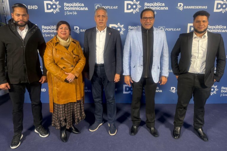 Equipo del Grupo de medios Hilando Fino encabezado por su CEO Salvador Holguín llega a Madrid, España para dar cobertura a la feria turística Fitur 2025