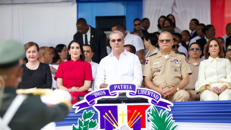 Presidente Abinader encabeza desfile militar por el 181 aniversario de la Independencia Nacional