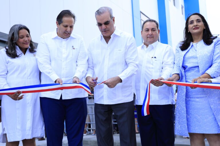 Presidente inaugura primer hospital traumatológico del Sur