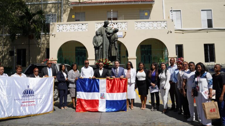 MINERD celebra Día Nacional de la APMAE y destaca su rol en la formación de los niños
