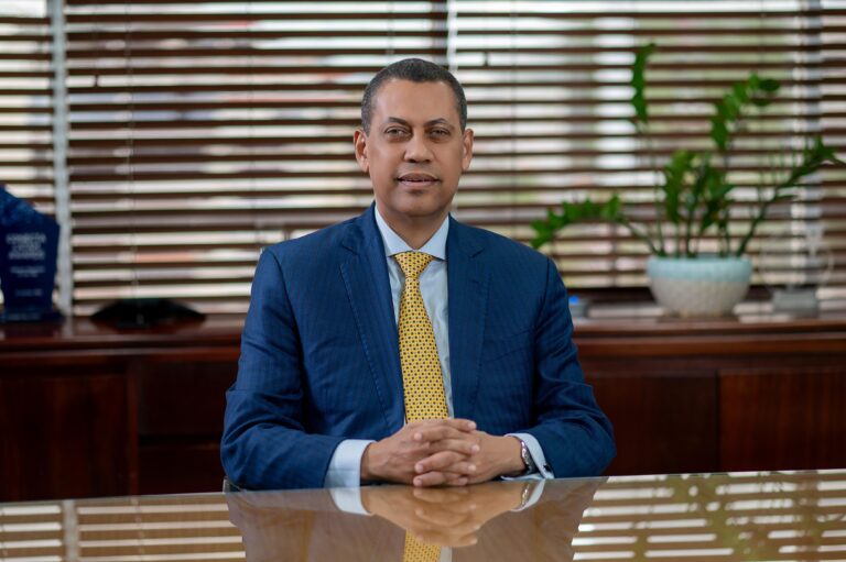 Presidente del INDOTEL felicita a periodistas en su día y resalta son guardianes de la verdad