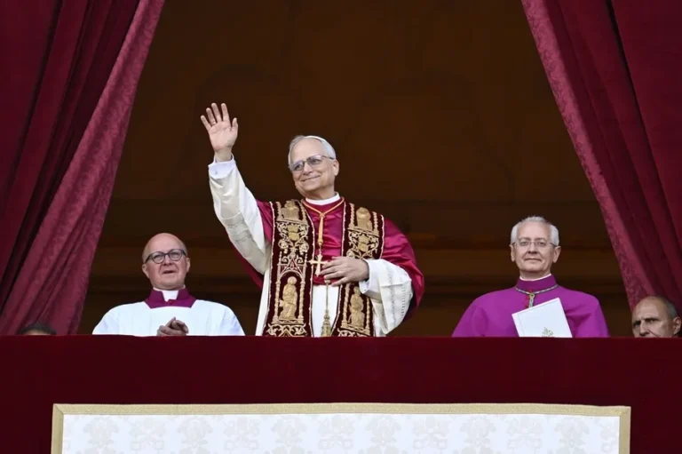El nuevo papa es el cardenal estadounidense Prevost y se llamará León XIV