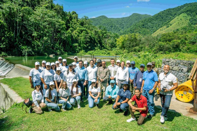 Sistema Coca-Cola alcanza diez años reabasteciendo más agua que la que usa para producir sus bebidas
